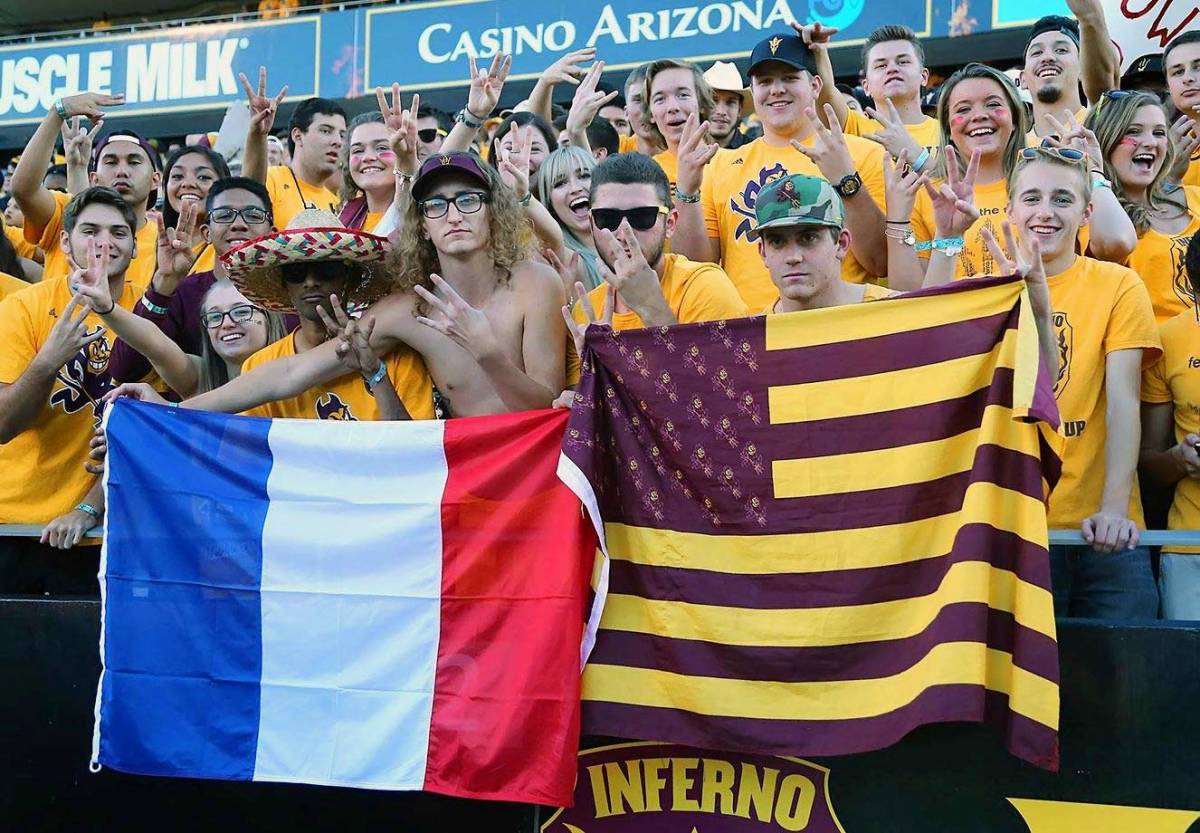 Arizona-State-student-fans-French-flag-YDY_2774.jpg