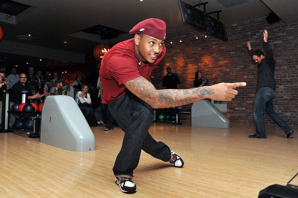 2010-carmelo-anthony-bowling.jpg