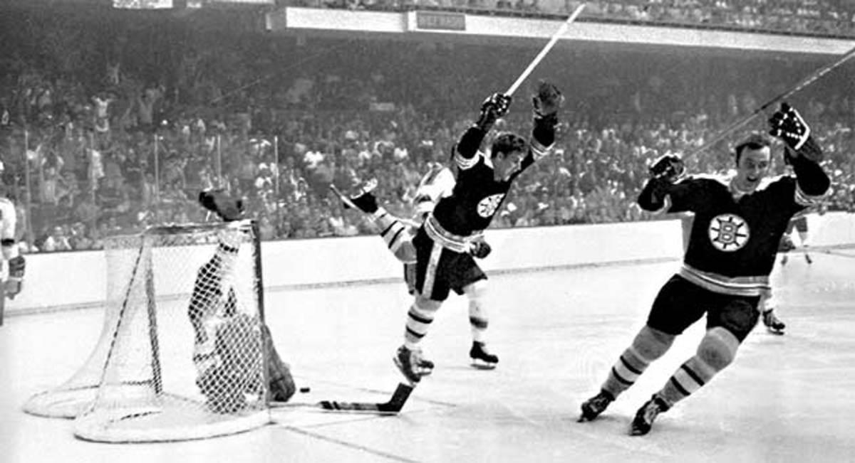 Bobby-Orr-goal-Bennett.jpg