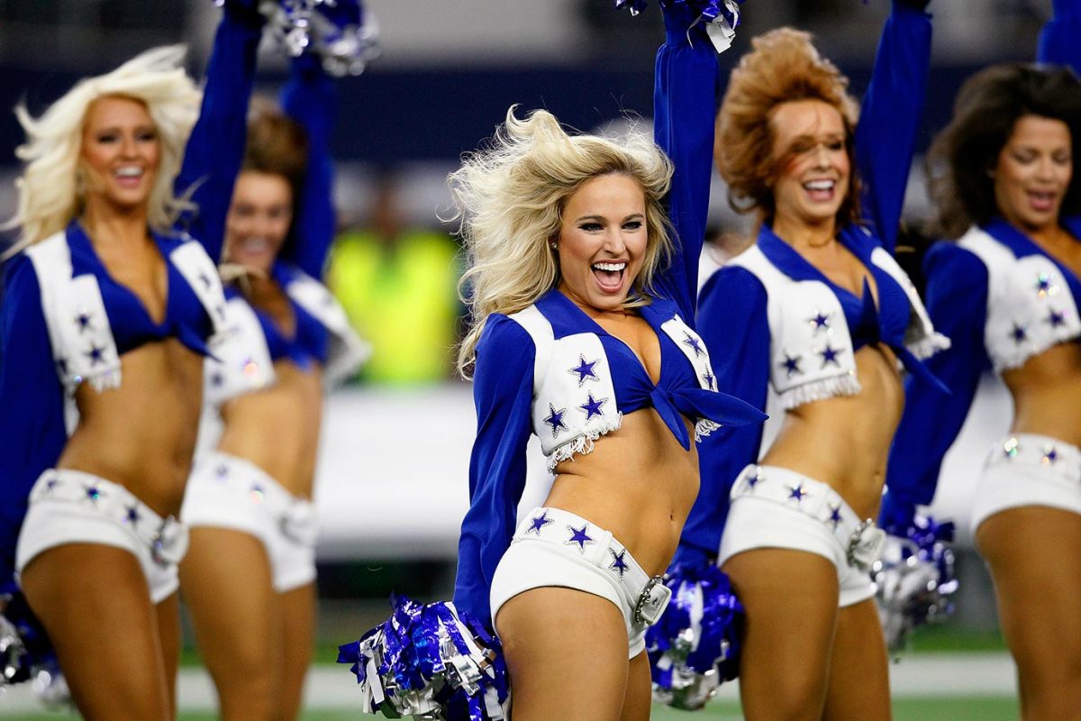 Dallas-Cowboys-cheerleaders-AP_15401620984.jpg