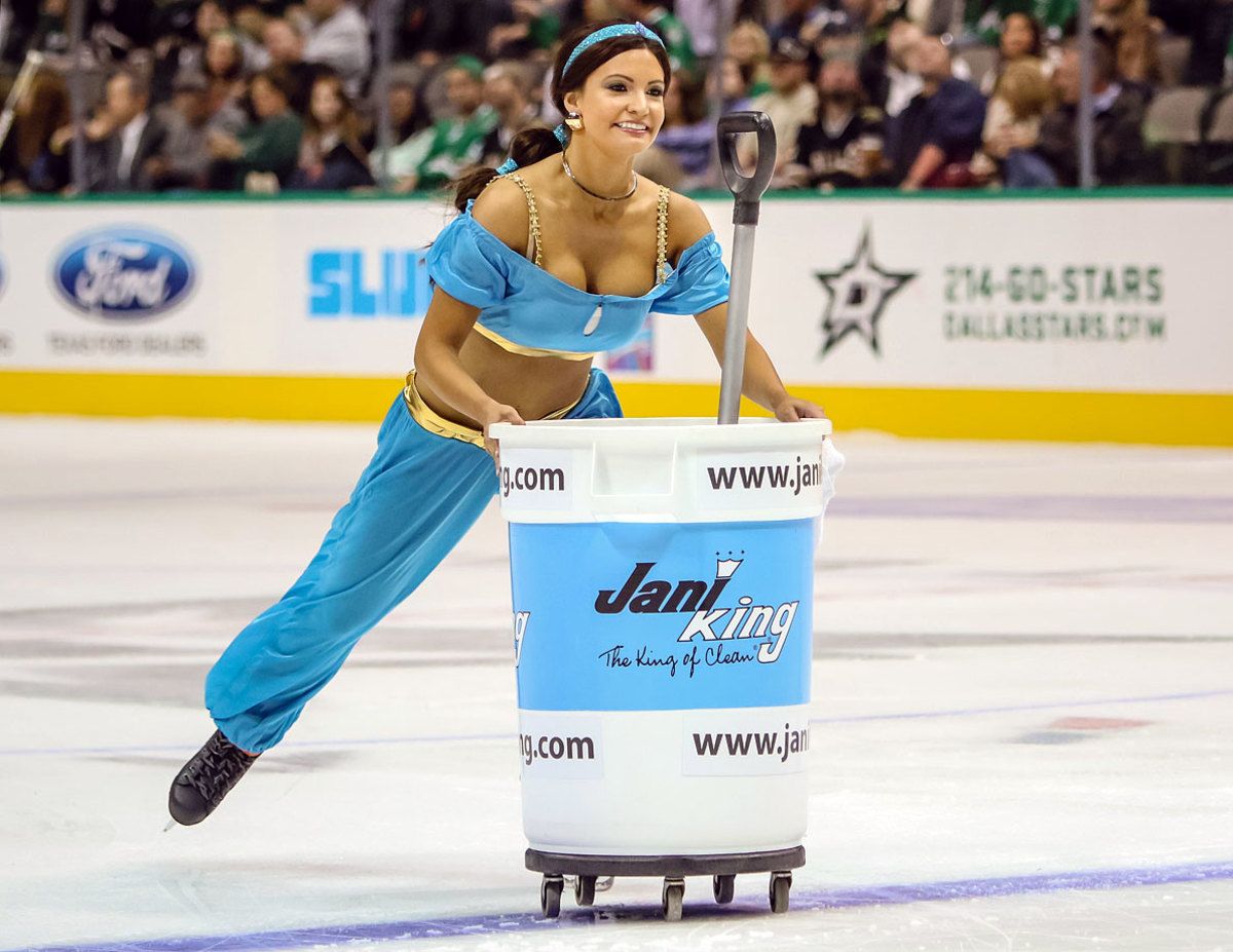 Dallas-Stars-Ice-Girls-CEY141031071_DUCKS_AT_STARS.jpg