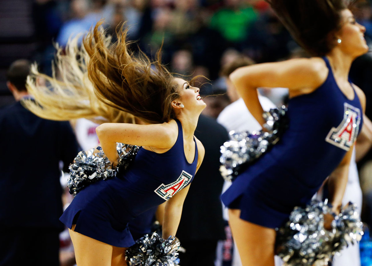 Arizona-cheerleaders-467178142_10.jpg