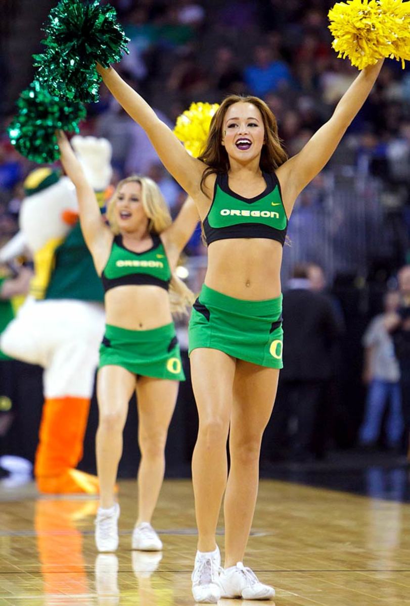 Oregon-cheerleaders-CBG1503220354_Oregon_v_Wisconsin.jpg