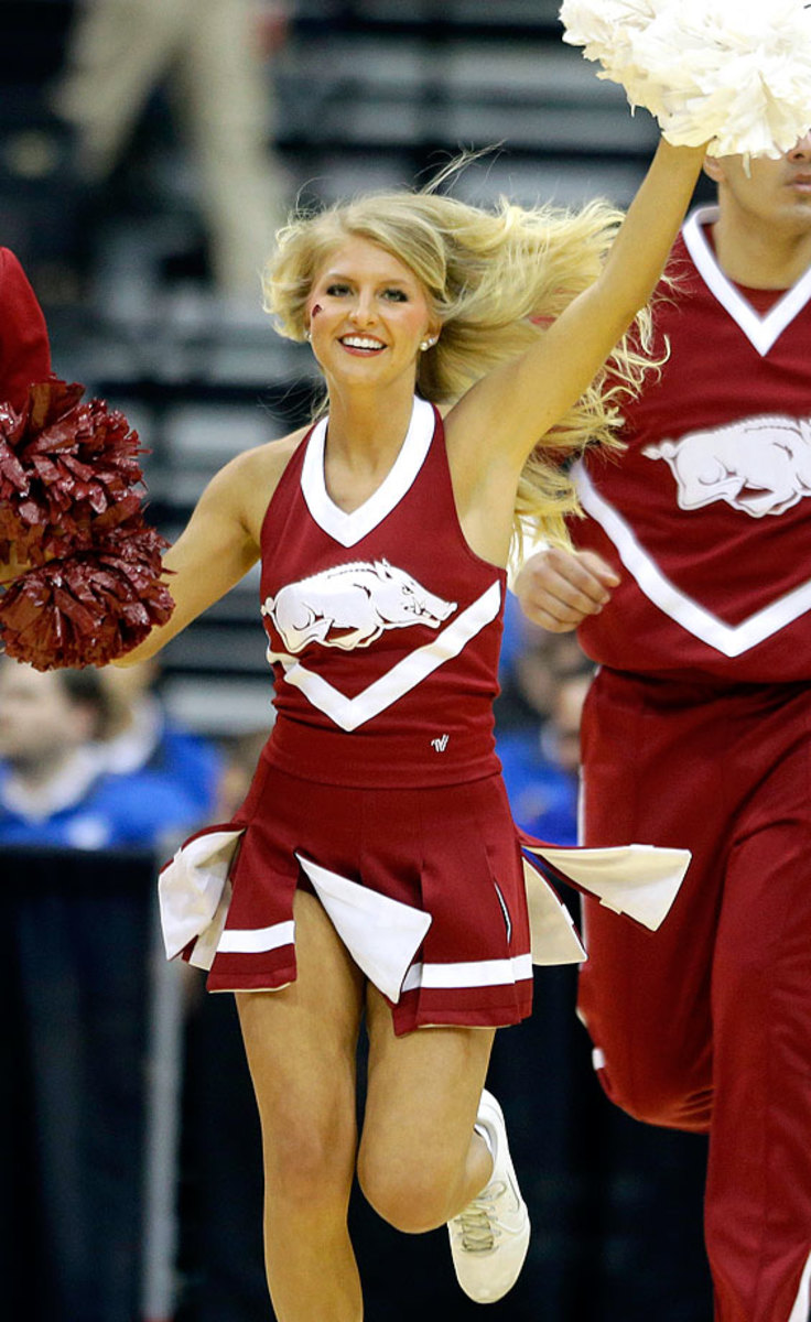 Arkansas-cheerleaders-AP243348580529_12.jpg