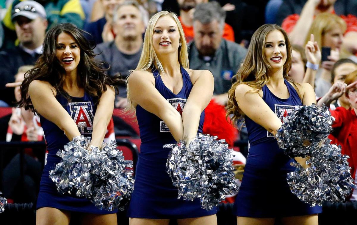 Arizona-cheerleaders-467183212_10.jpg