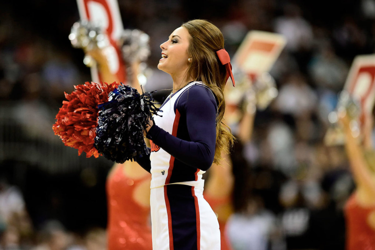 Ole-Miss-cheerleaders-X159411_TK1_3002.jpg