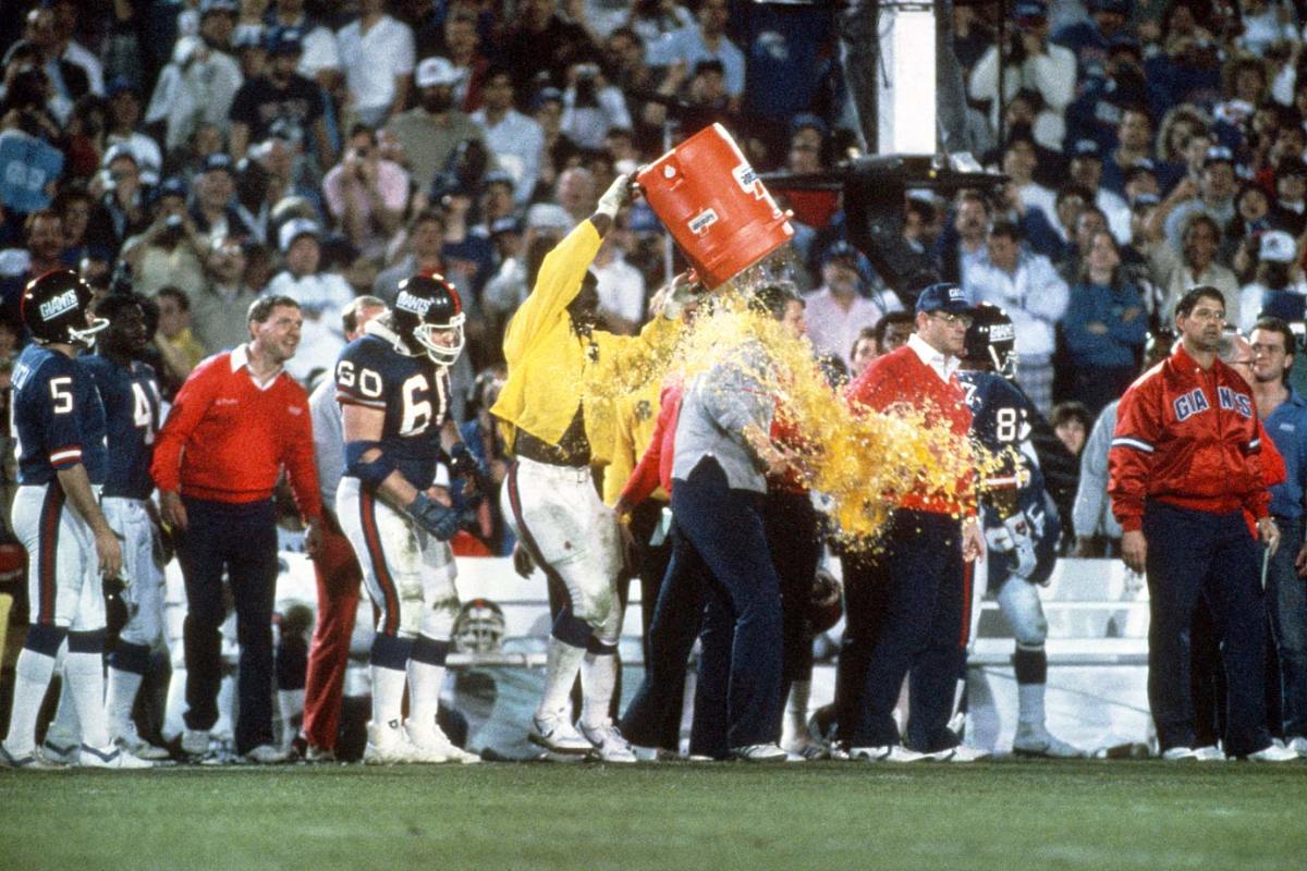 1987-Super-Bowl-XXI-Gatorade-shower-Bill-Parcells-Harry-Carson.jpg