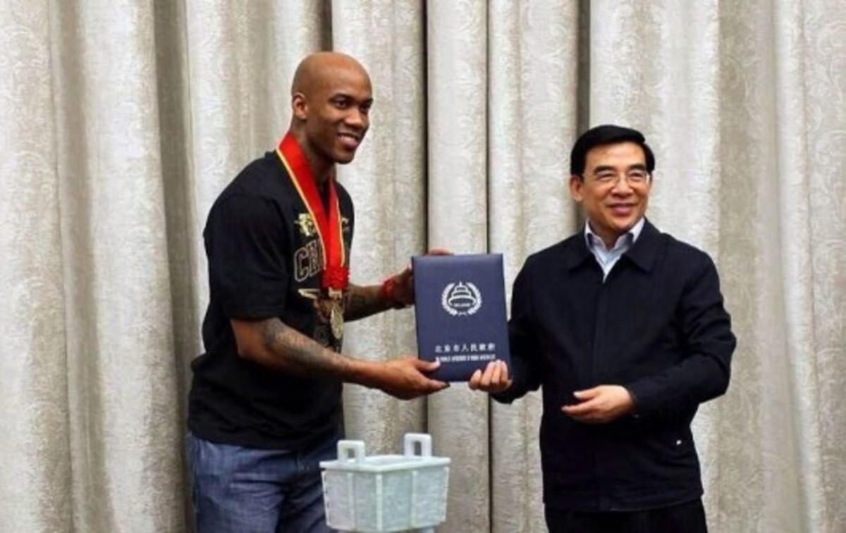 Stephon-Marbury-made-honorary-Beijing-citizen-530x334