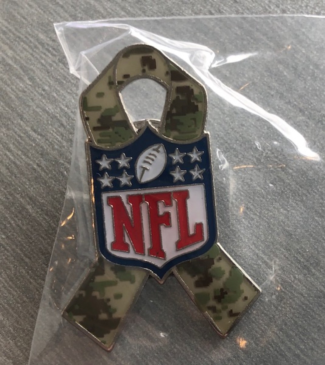Salute to Service Pin