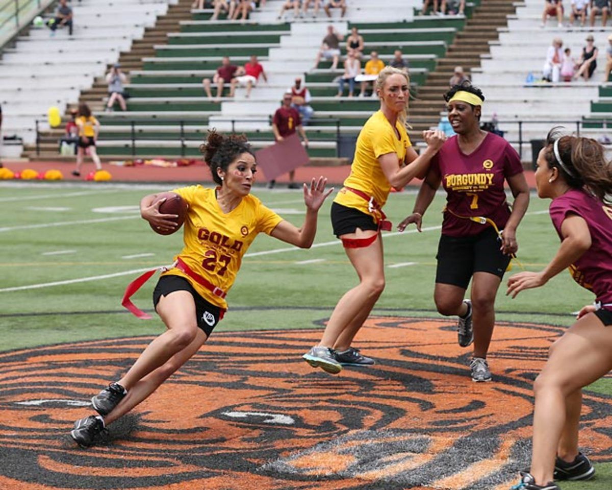 Washington-Redskins-cheerleaders-BEA_4799A.jpg