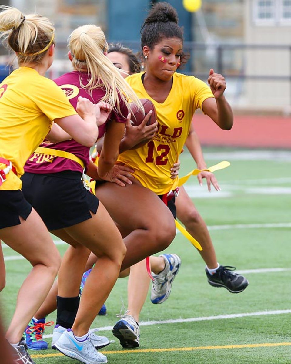 Washington-Redskins-cheerleaders-BEA_5388A.jpg