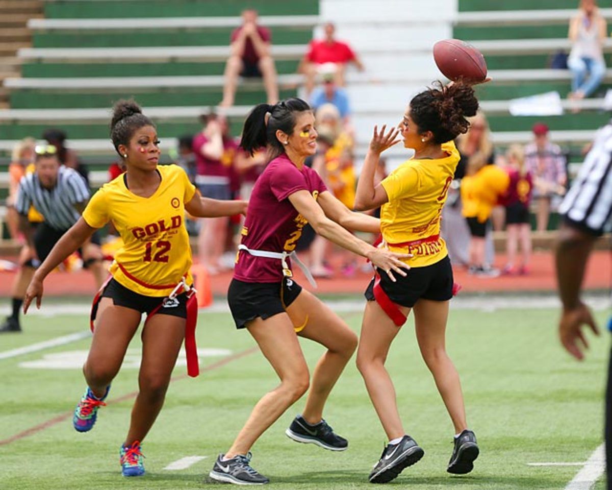 Washington-Redskins-cheerleaders-BEA_6550A.jpg