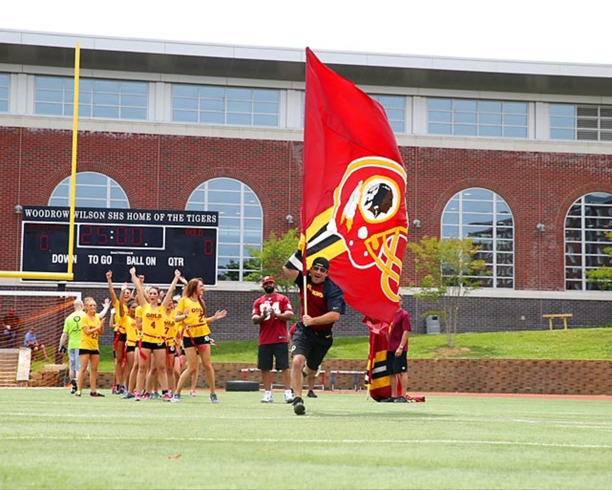 Washington-Redskins-cheerleaders-BEA_4133A.jpg