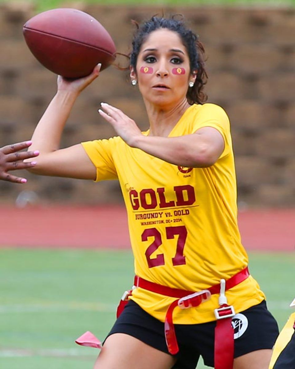 Washington-Redskins-cheerleaders-BEA_5134A.jpg