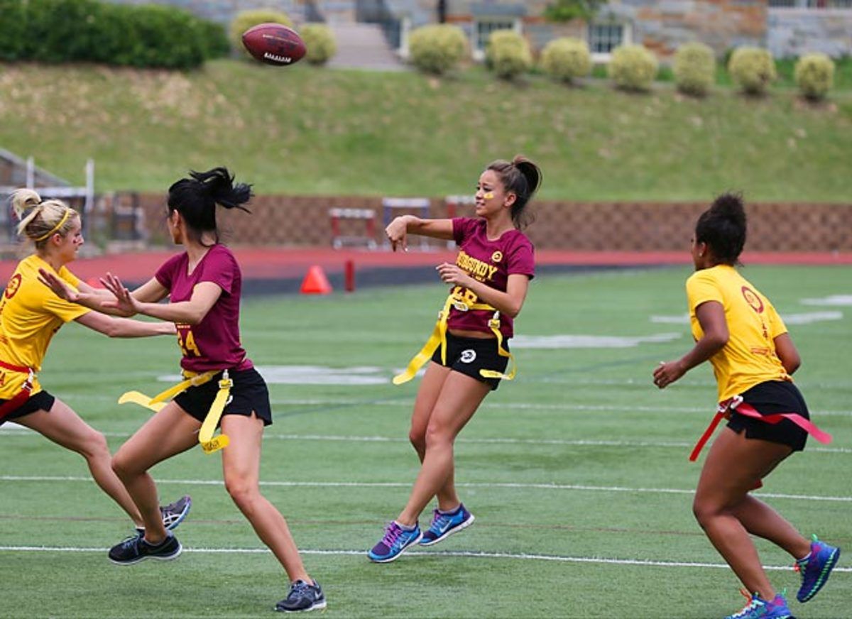 Washington-Redskins-cheerleaders-BEA_5072A.jpg