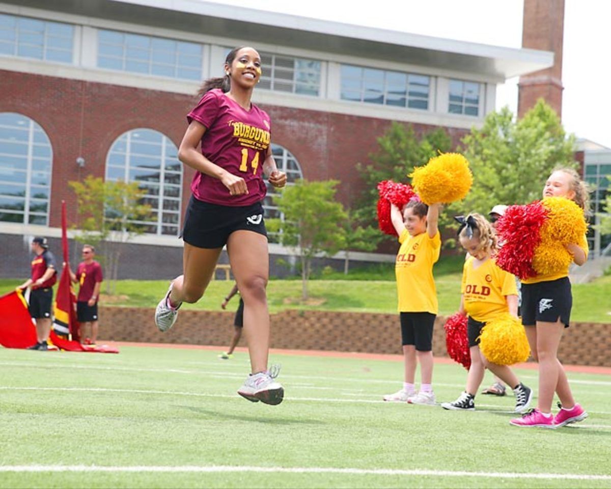Washington-Redskins-cheerleaders-BEA_3844A.jpg
