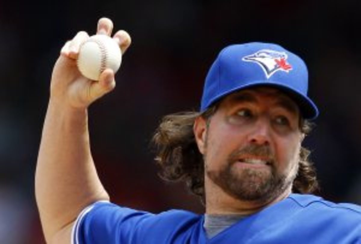 R.A. Dickey has a 4.08 ERA and 1.39 WHIP in 15 starts this season. (Fort Worth Star-Telegram/Getty Images)