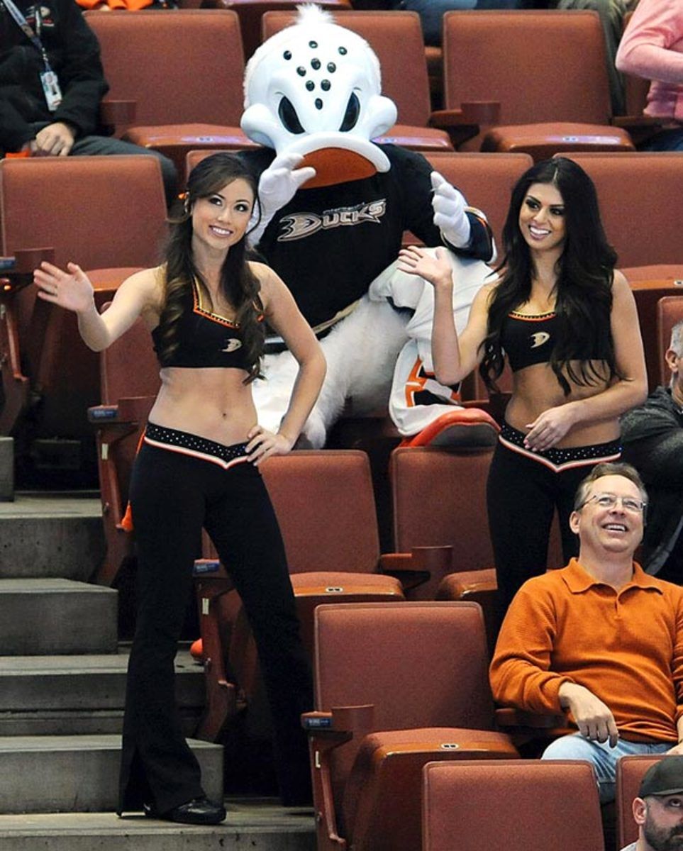 140304161331-anaheim-ducks-power-players-ice-girls-506132193016-coyotes-at-ducks-single-image-cut.jpg