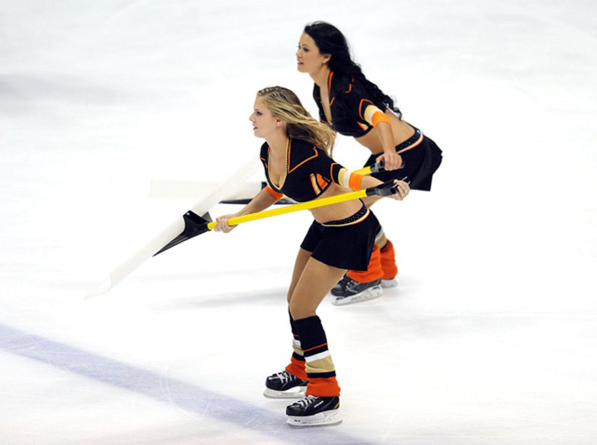 140304161623-anaheim-ducks-power-players-ice-girls-506142195015-blues-at-ducks-single-image-cut.jpg
