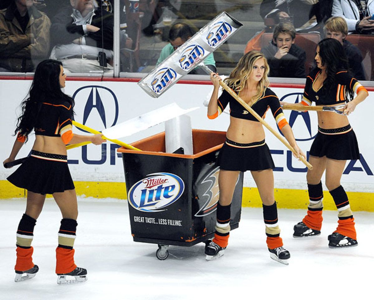 140304161639-anaheim-ducks-power-players-ice-girls-506142195025-blues-at-ducks-single-image-cut.jpg