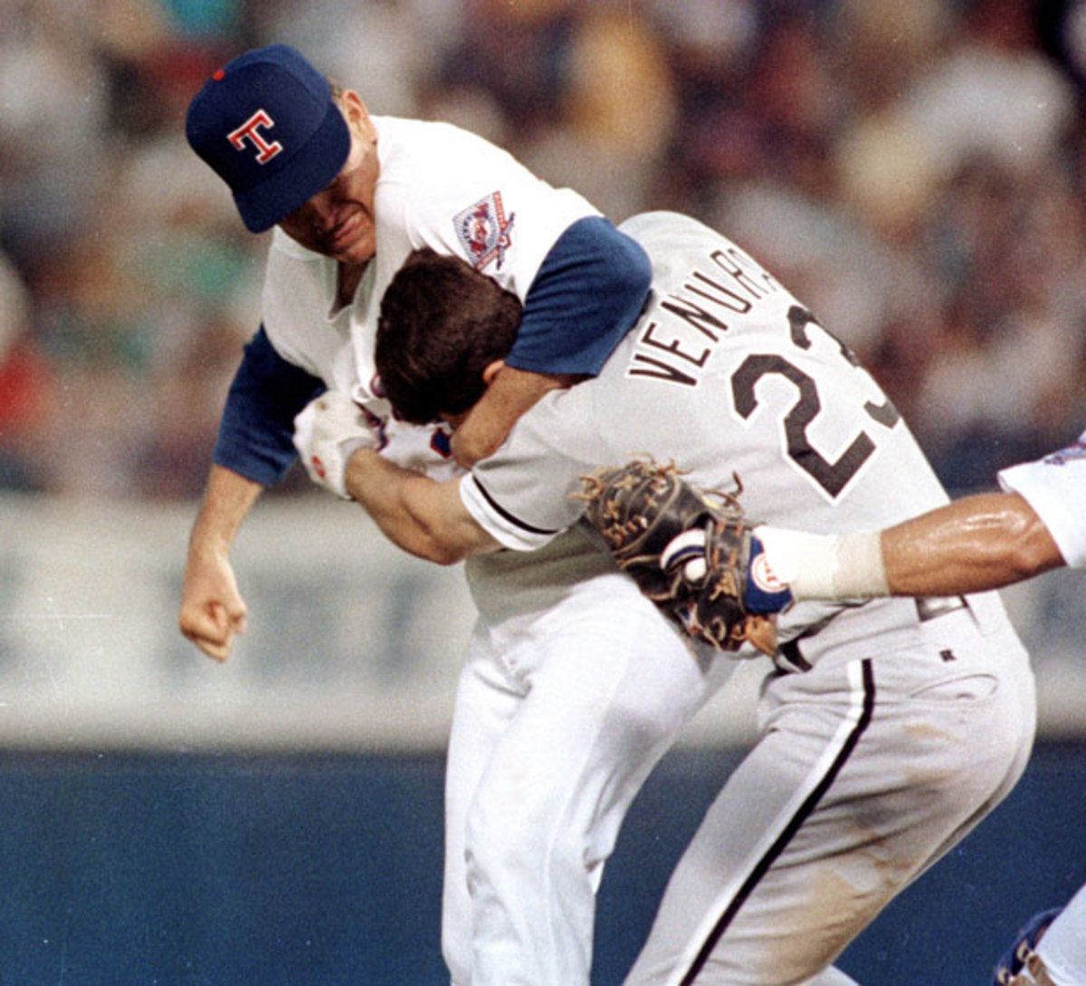 nolan-ryan-robin-ventura-1993