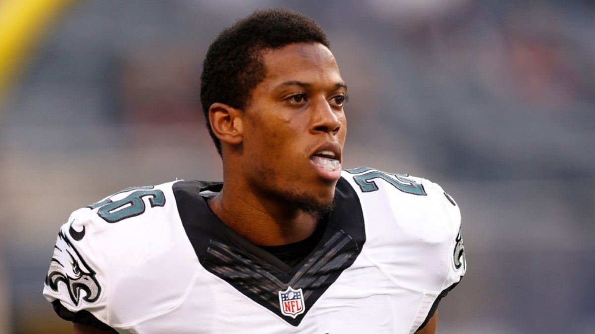 Eagles Cary Williams, called Patriots 'cheaters,' gets picksix