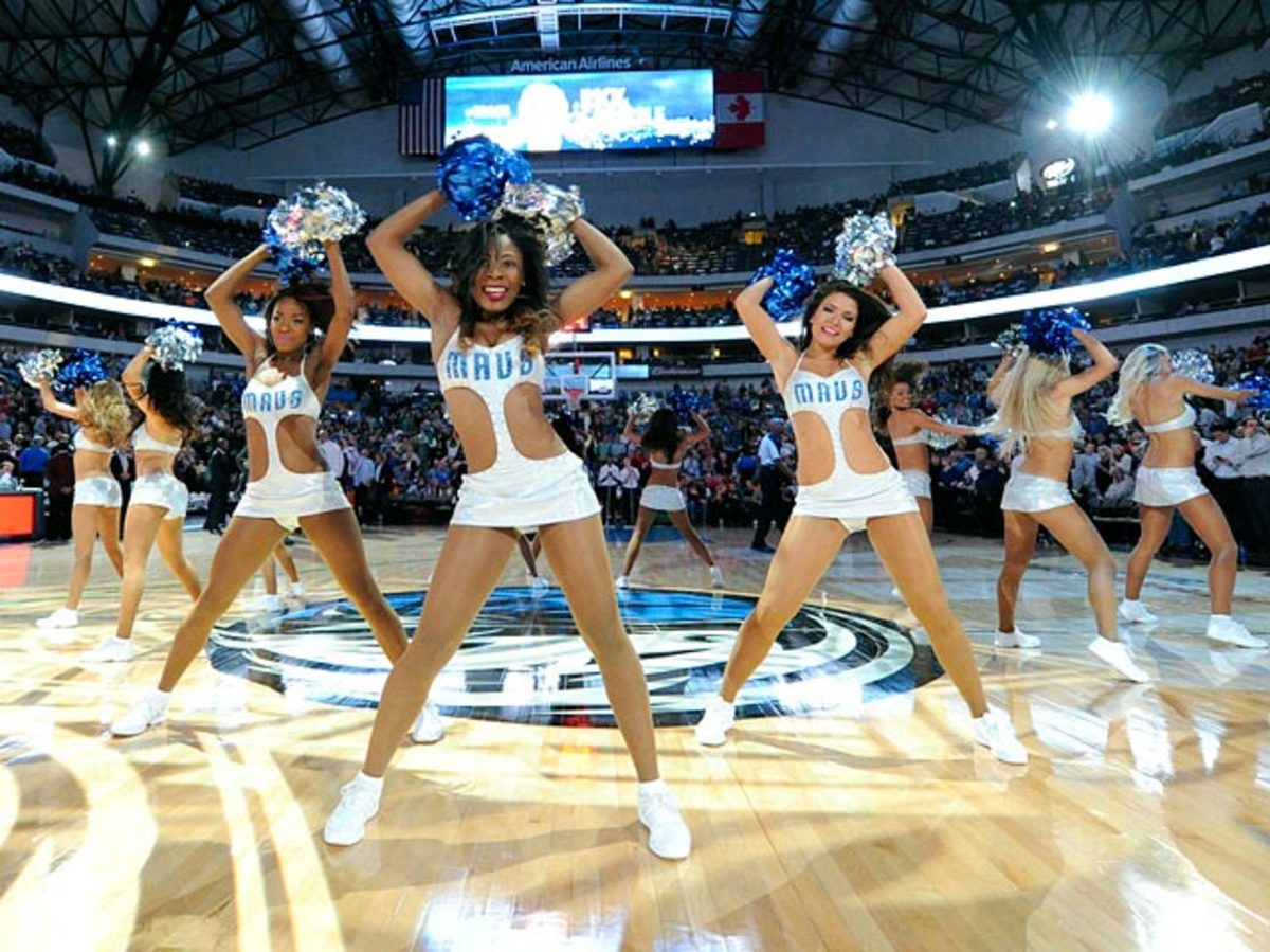 140114131527-dallas-mavericks-dancers-aas2013110554-mavericks-v-lakers-single-image-cut.jpg