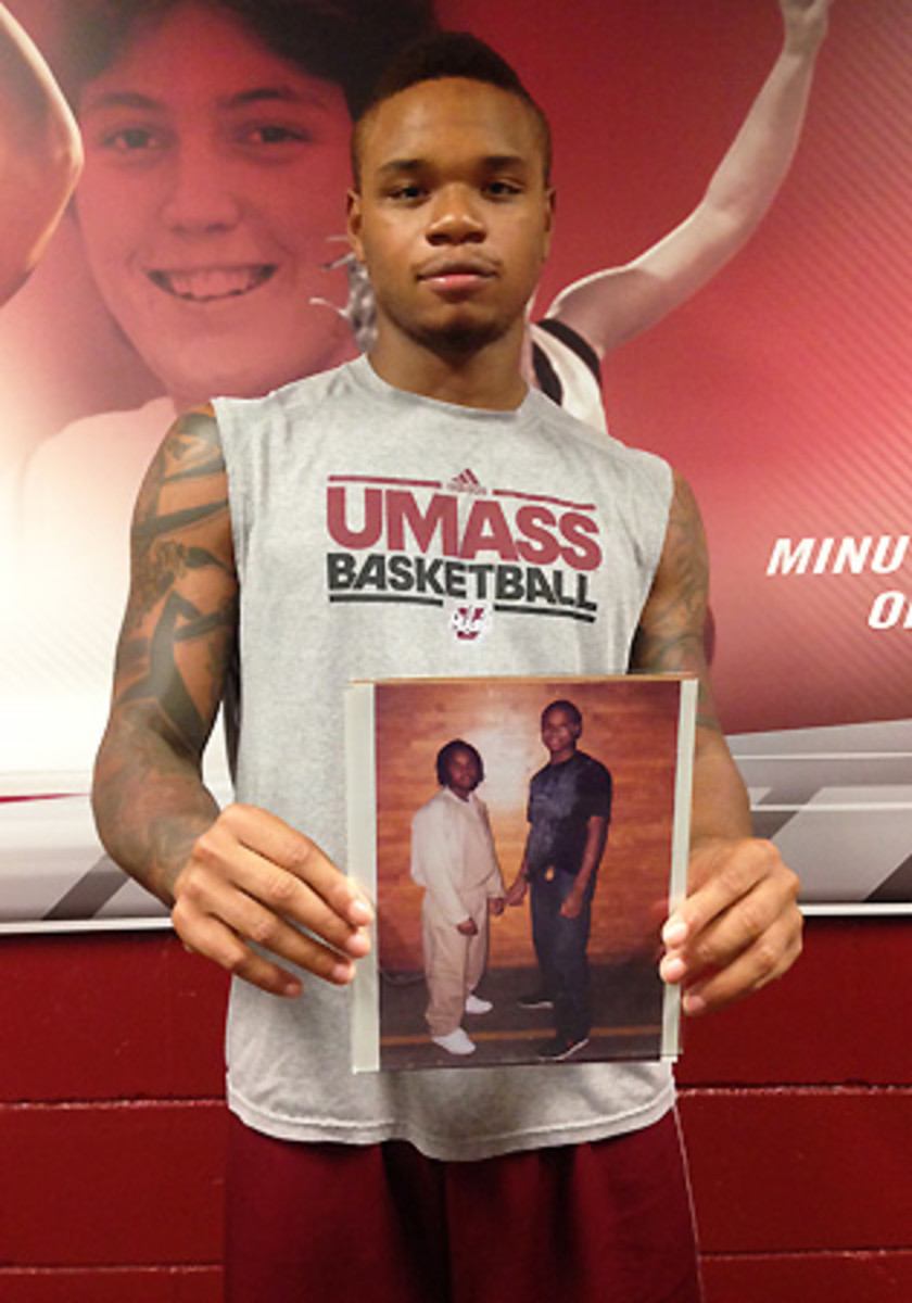 Before every game, Derrick Gordon looked at this photo of his brother.