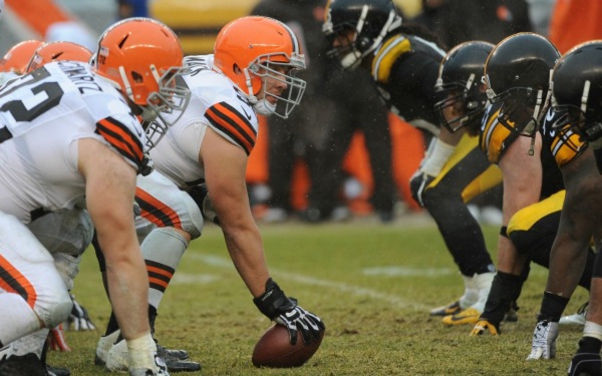 Alex Mack cleared the air Saturday, saying he's excited to stay in Cleveland. (George Gojkovich/Getty Images)