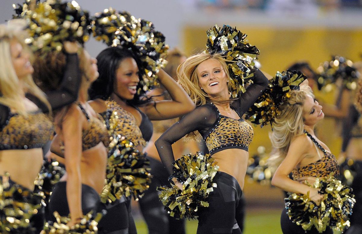 Jacksonville-Jaguars-The-Roar-cheerleaders-AP924956548510_9.jpg