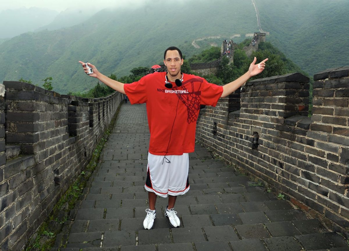 2008-Tayshaun-Prince-Great-Wall-of-China.jpg