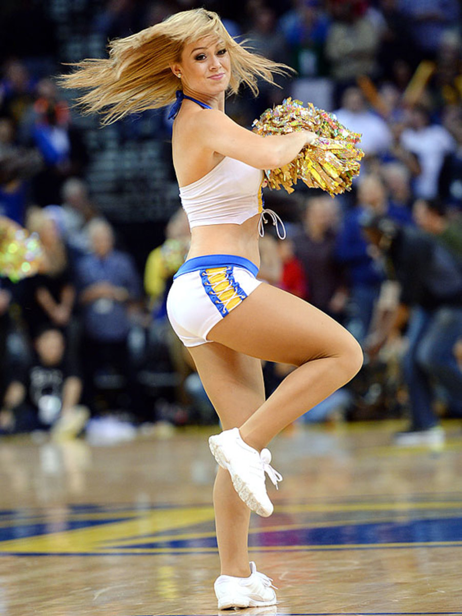 140218182211-golden-state-warrior-girls-469269183-10-single-image-cut.jpg