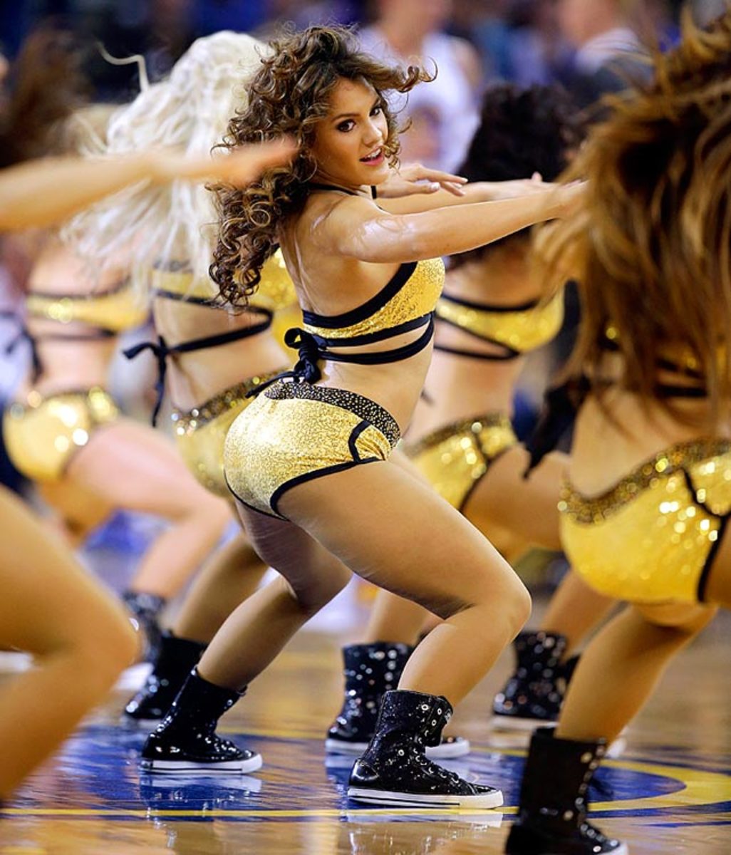 140218181922-golden-state-warrior-girls-186633646-10-single-image-cut.jpg