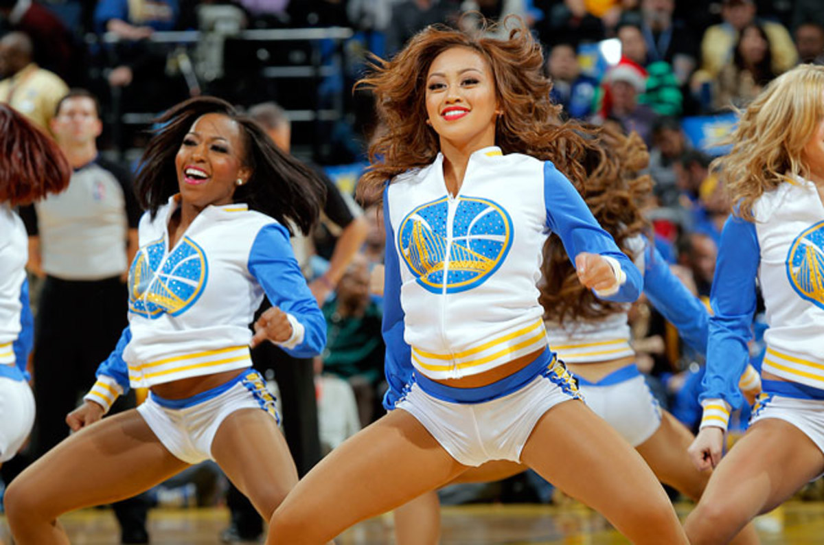140218182030-golden-state-warrior-girls-456869501-10-single-image-cut.jpg