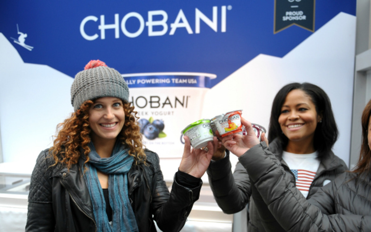 Olympic snowboarded Lindsey Jacobellis hands out Chobani at a U.S.O.C. event in New York. (Rommel Demano/Getty Images)