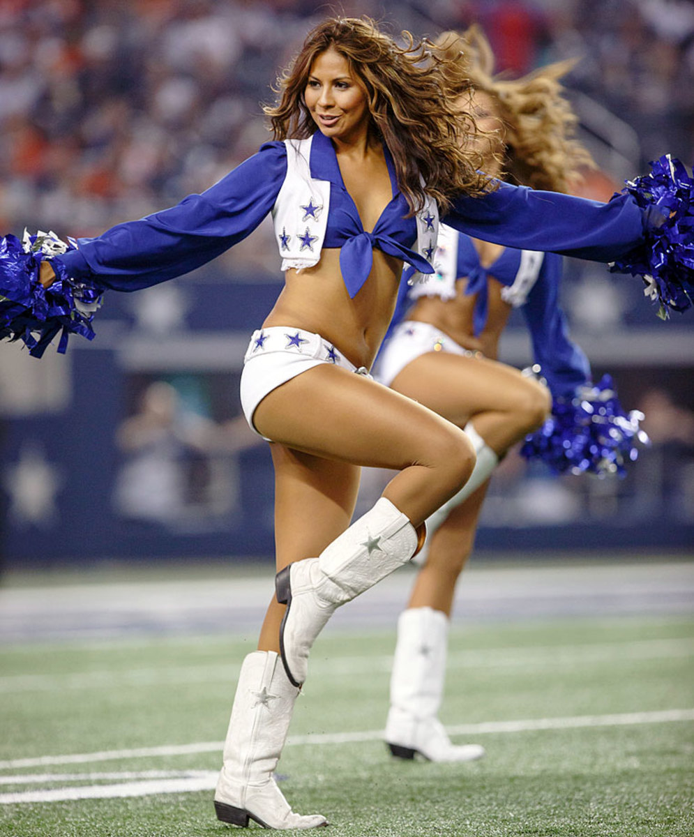 Dallas-Cowboys-cheerleaders-CEY140828832_BroncosAtCowboys.jpg