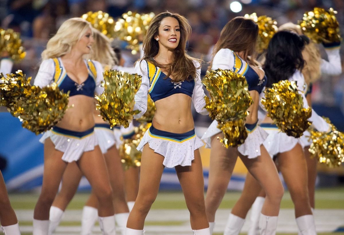San-Diego-Charger-Girls-cheerleaders-CHO140828059_Chargers_v_Cardinals.jpg