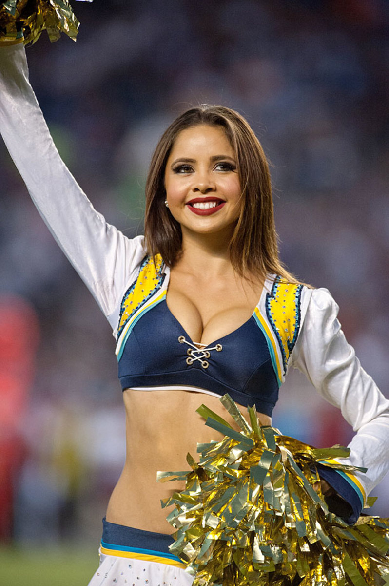 San-Diego-Charger-Girls-cheerleaders-CHO140828046_Chargers_v_Cardinals.jpg