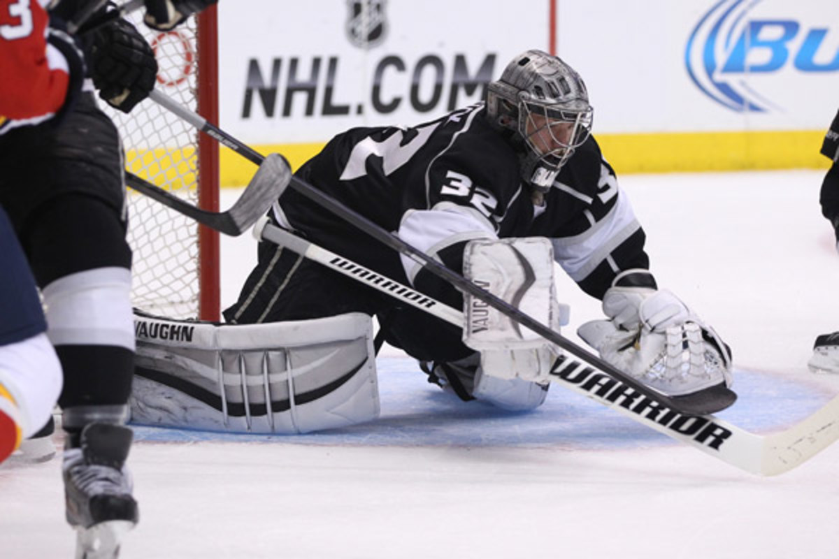 Jonathan Quick stopped 24 shots for his 30th career shutout, just two behind Rogie Vachon for the Kings' all-time mark. (Adam Davis/Icon SMI)