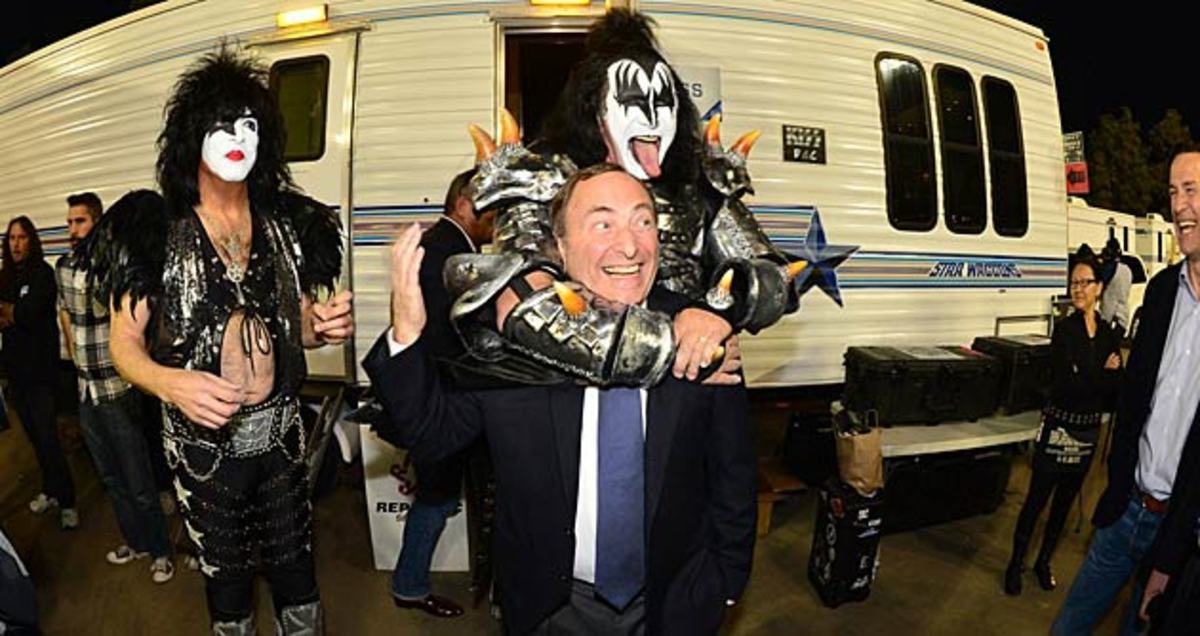 bettman-kiss.jpg