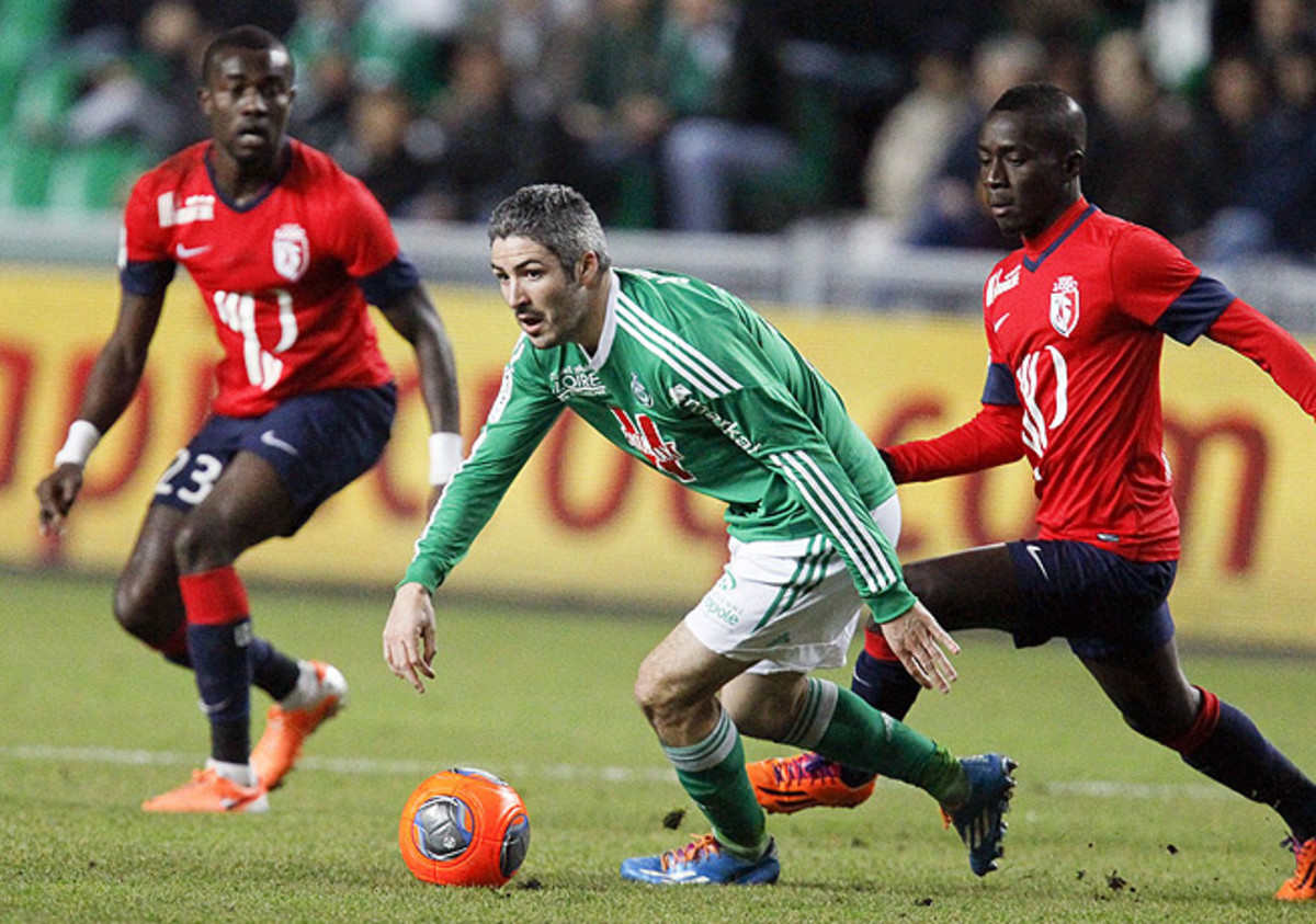 Saint etienne группа. Лилль сент этьен 13 января 2017. Андре гомес лилль. Сент этьен лилль. Сент этьен лилль.