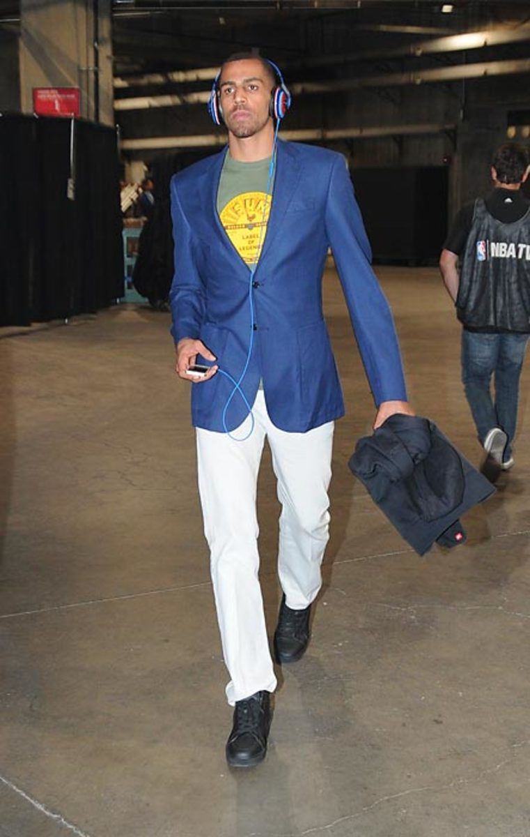 140512113953-thabo-sefolosha-99-10-single-image-cut.jpg