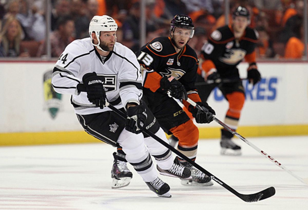 Robyn Regehr of the Los Angeles Kings