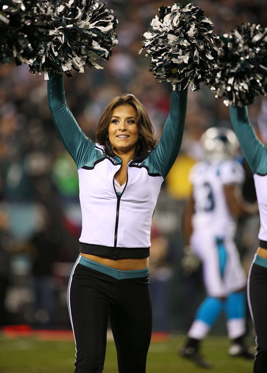 Philadelphia-Eagles-cheerleaders-X158923_TK1_0851.jpg