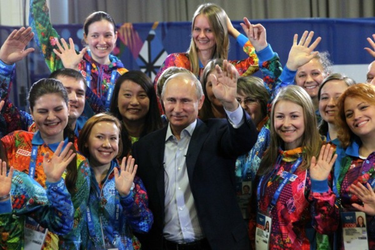 Vladimir Putin (center) (Sasha Mordovets/Getty Images)