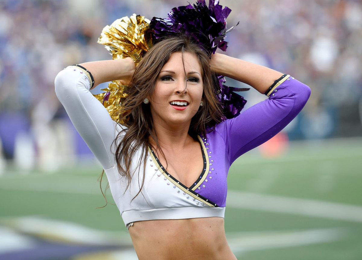 Baltimore-Ravens-cheerleaders-AP694511284688_3.jpg