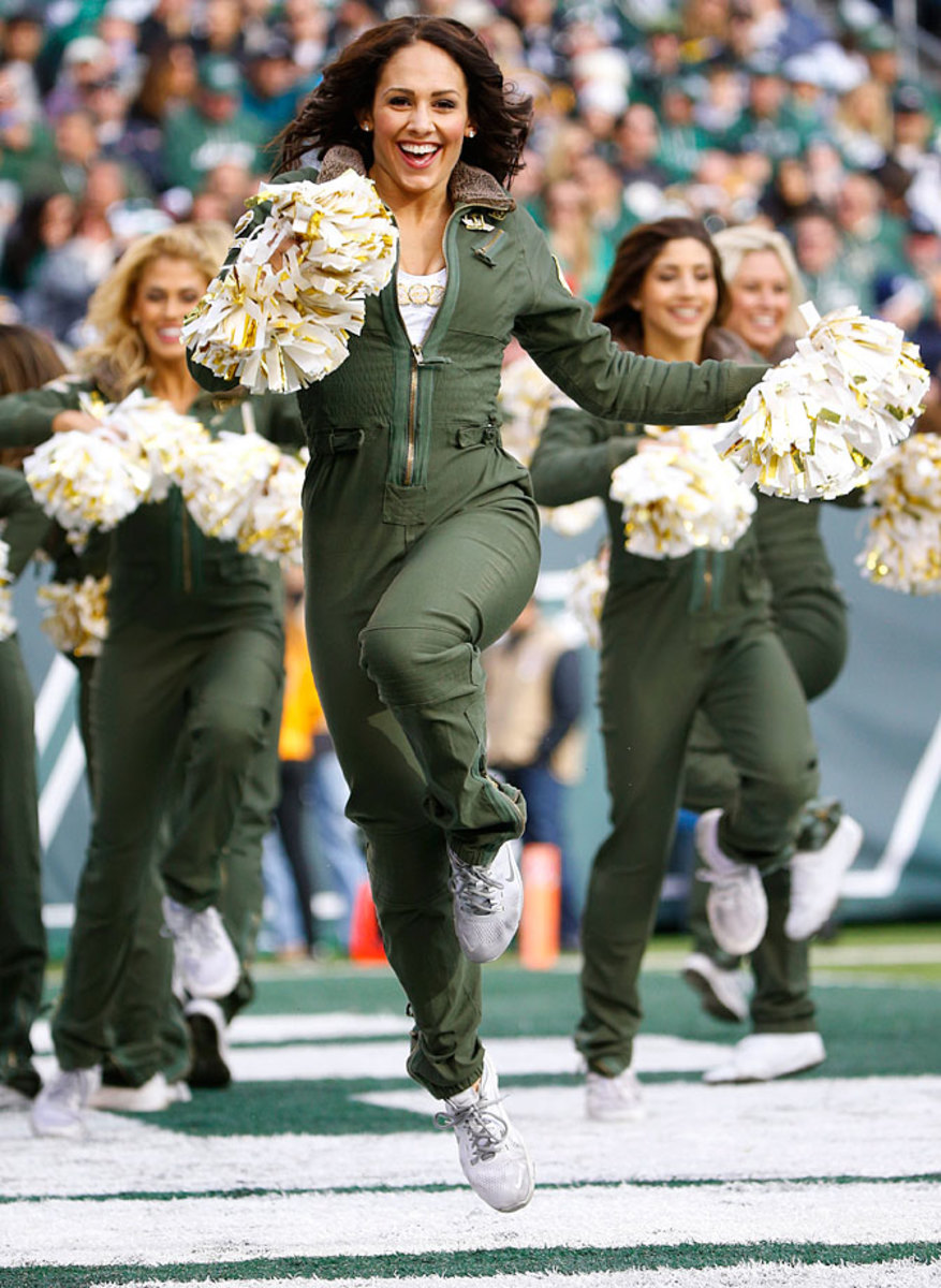New-York-Jets-Flight-Crew-cheerleaders-AP602026790273_16.jpg