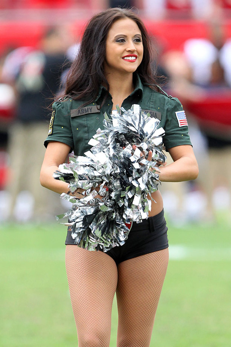 Tampa-Bay-Buccaneers-cheerleaders-357141109324_Falcons_at_Bucs.jpg
