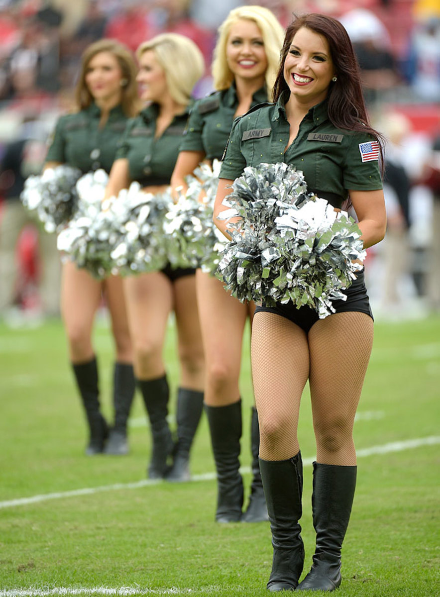 Tampa-Bay-Buccaneers-cheerleaders-AP119490000547_5.jpg