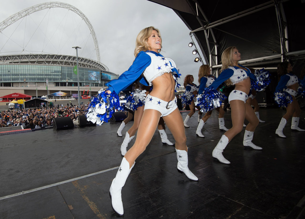 Dallas-Cowboys-cheerleaders-baf66a3255154fd6bbe197f364cc6733-0.jpg